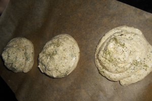 Melci cu usturoi si ierburi aromate