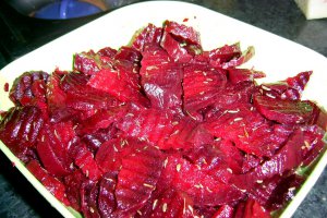 Salata persana  cu snitel umplut