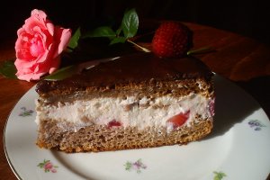 Tort cu capsuni