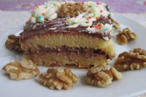 Pandispan cu crema de ciocolata, trufe si rom