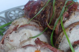 Muschiulet de porc impanat si invelit in bacon
