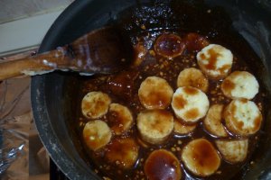 Desert cu orez in lapte, fructe si caramel