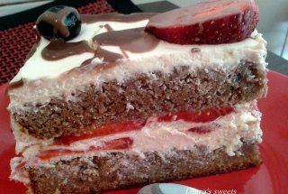 Tort cu mascarpone si capsuni