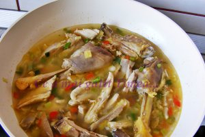 Pui de casa in sos de rosii