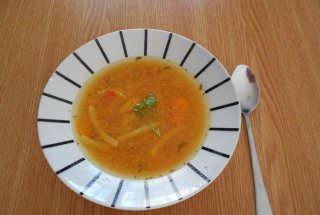 Ciorba de fasole pastai cu piept de pui