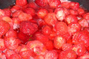 Dulceata de capsuni reteta cu busuioc