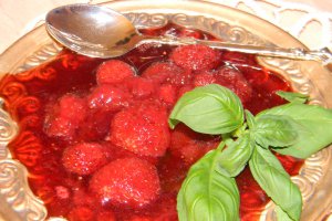 Dulceata de capsuni reteta cu busuioc