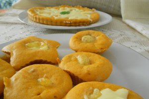 Tarta & briose cu tomate si mozzarella