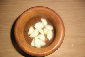 Mujdei de usturoi cu rosii