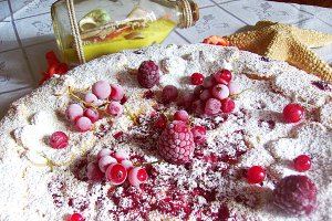 Cheesecake cu coacăze roşii