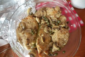 Chicken Piccata(piept de pui cu unt,lamaie,capere)