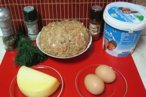 Chiftelute gratinate, cu mazare verde