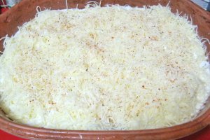 Chiftelute gratinate, cu mazare verde