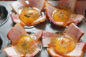 Oua in cuib de bacon la cuptor