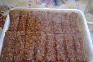Mici in bere la gratar
