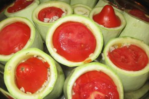 Dovlecei umpluti cu orez si legume