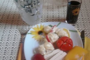 Oua umplute-cu de toate...