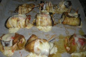 Rulouri de vinete cu cascaval