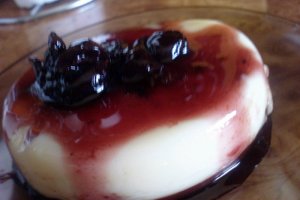 Pudding cu dulceata de visine