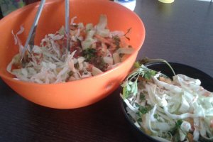 Salata de varza cu sos de rosii