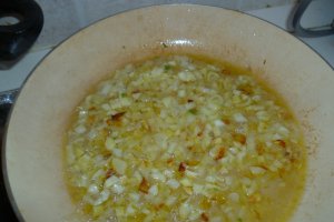 Paste cu mix de ciuperci si sos de rosii