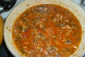 Paste cu mix de ciuperci si sos de rosii