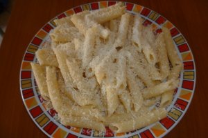 Paste cu mix de ciuperci si sos de rosii