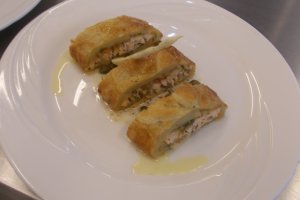 Pastrav somonat in foietaj