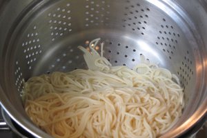 Spaghete cu sos ragu