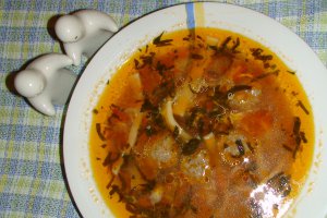 Ciorba de perisoare cu taitei de casa