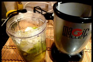 Smoothie de kiwi si piersici