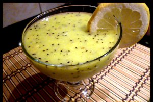 Smoothie de kiwi si piersici