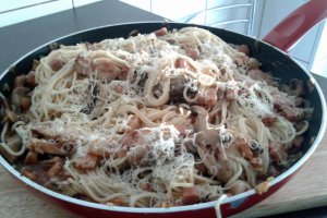 Spaghettini cu bacon si ciuperci