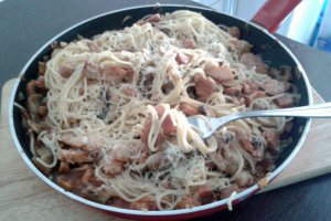 Spaghettini cu bacon si ciuperci