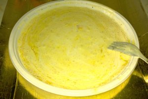 Peste sabie cu garnitura de papara de flori de dovlecei si rosii