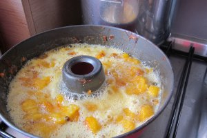 Prajitura cu caise caramelizate