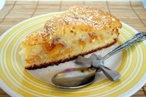 Prăjitură cu nectarine si nucă de cocos