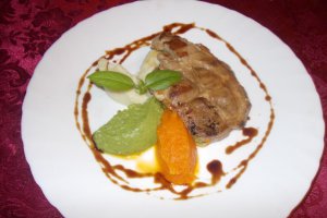 Ceafa de porc cu piure tricolor si reductie de acetto balsamico