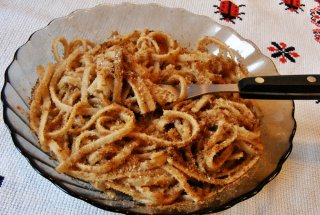 Paste linguini integrale cu pesmet