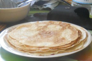 Clatite cu duleata de cirese (hultoane)