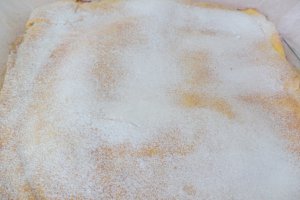 Placinta cu foi fragede si branza dulce