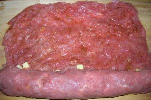 Rulada din carne de vita cu pruna uscata