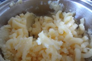 Cordon bleu,  cu piure de cartofi