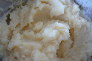 Cordon bleu,  cu piure de cartofi
