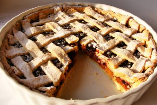 Tarta cu piersici si afine