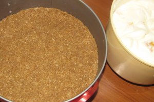 Cheesecake cu piersici si zmeura