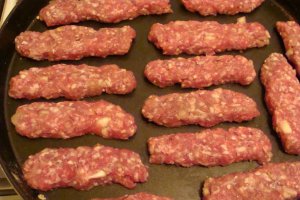 Kebab iranian cu rosii pe gratar