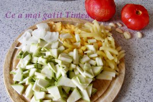 Paste integrale cu legume si sos mexican