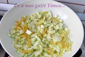 Paste integrale cu legume si sos mexican