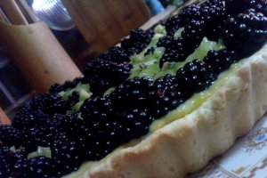 Tarta cu mure si kiwi
